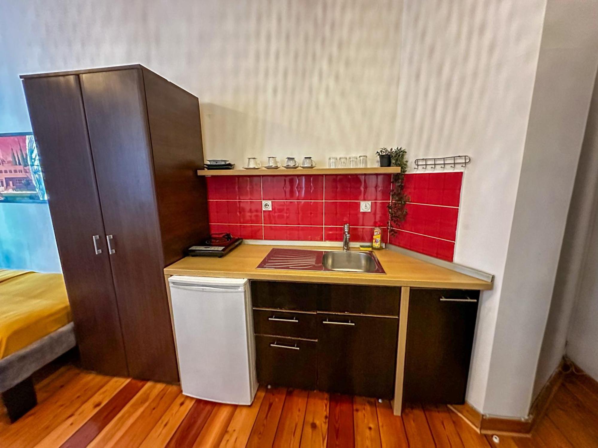 The Only One Apartments Ниш Экстерьер фото