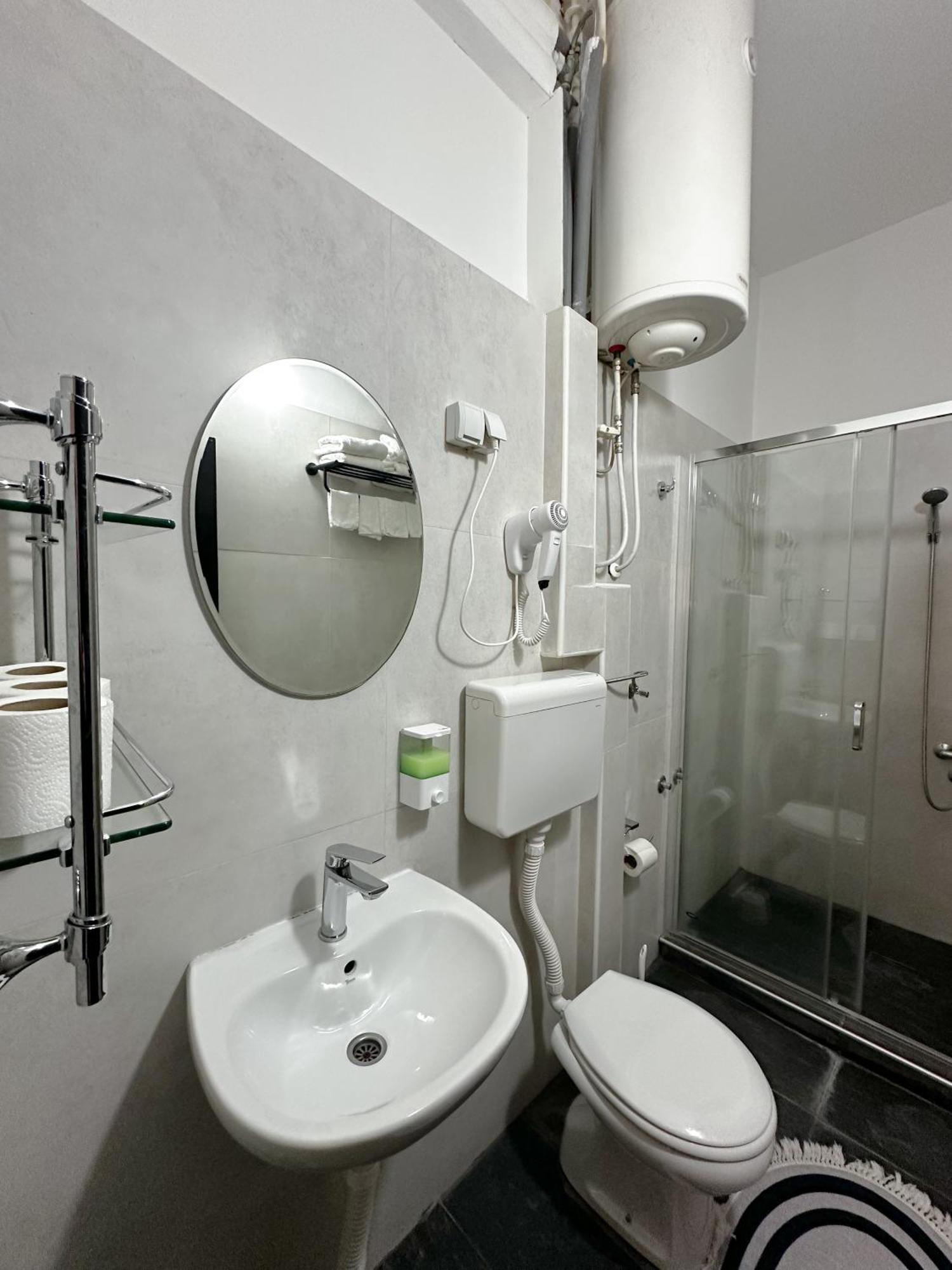 The Only One Apartments Ниш Экстерьер фото