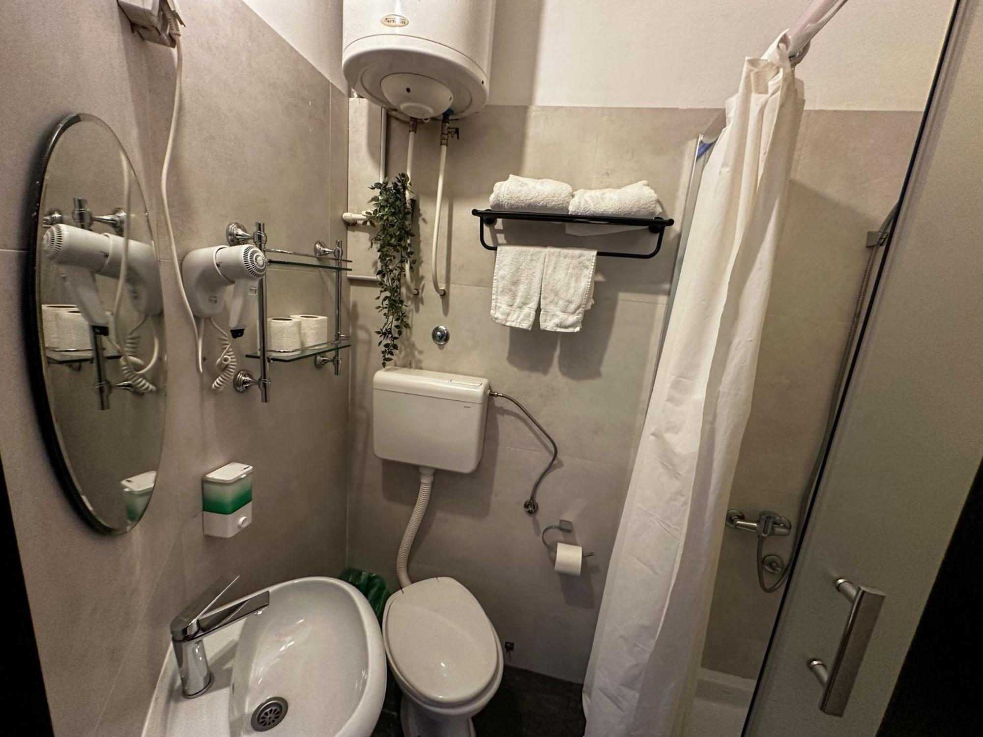 The Only One Apartments Ниш Экстерьер фото